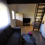 Vali Neni Kifozde Es Apartment Kismaros