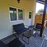 Vali Neni Kifozde Es Apartment