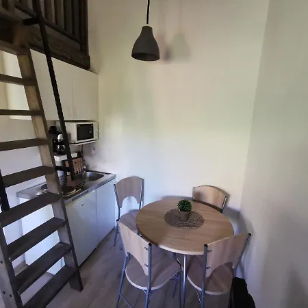 公寓 Vali Neni Kifozde Es *