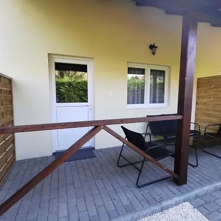 Vali Néni Kifőzde és *