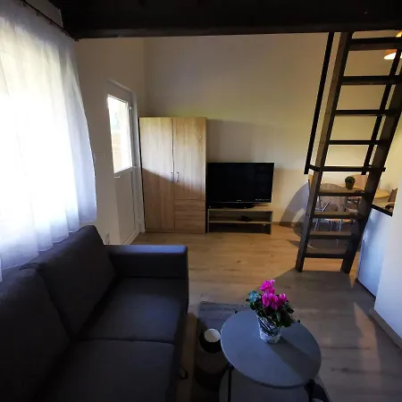 Vali Neni Kifozde Es 公寓 Kismaros