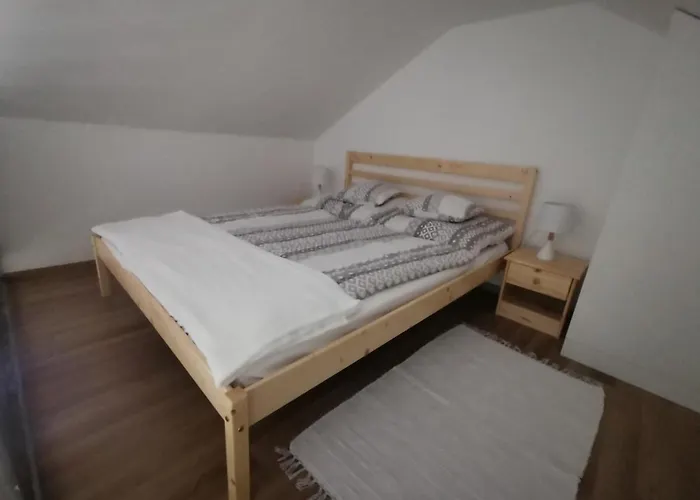 Apartament Vali Neni Kifozde Es Kismaros